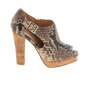 Elaine Turner Snakeskin Ankle Boots Size 6.5